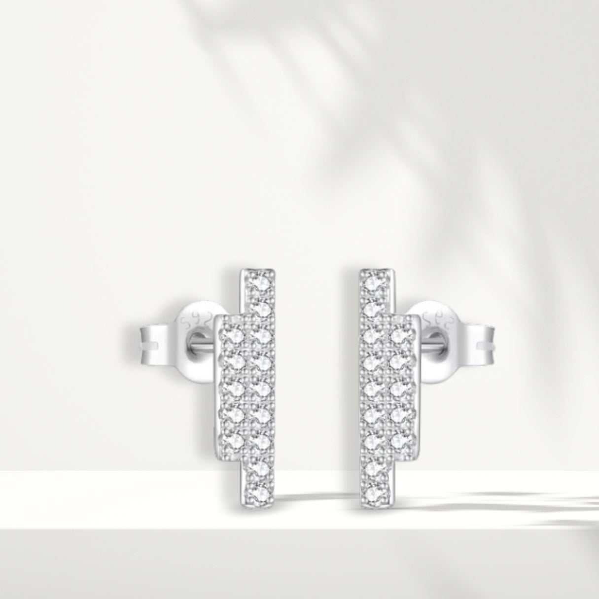 Weiße Silberohrringe