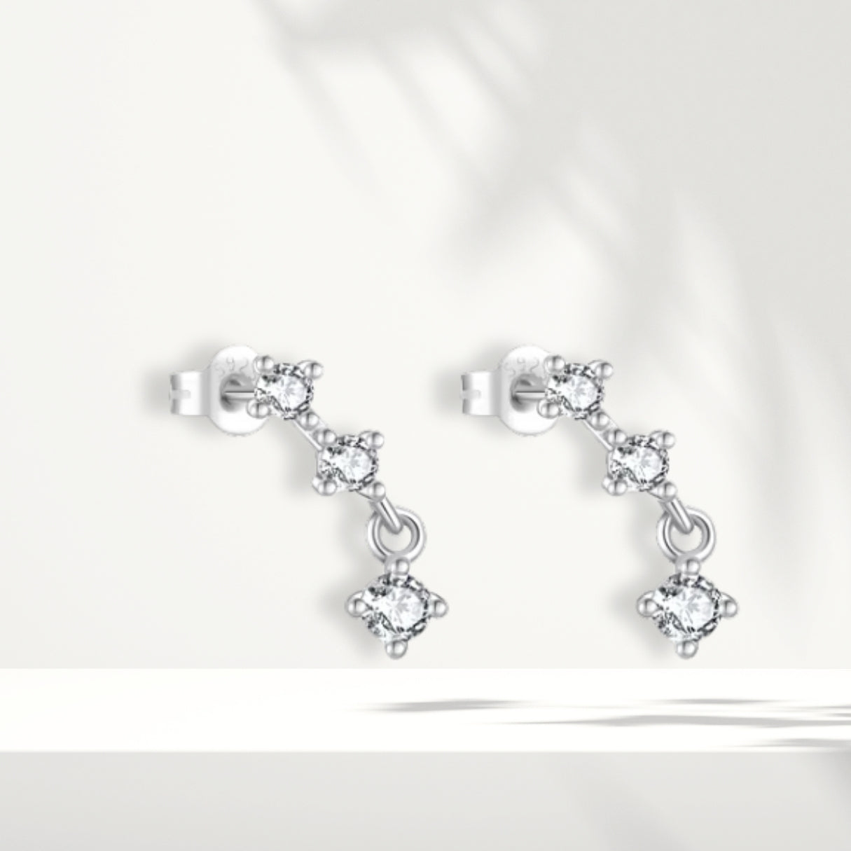 Weiße Silberohrringe