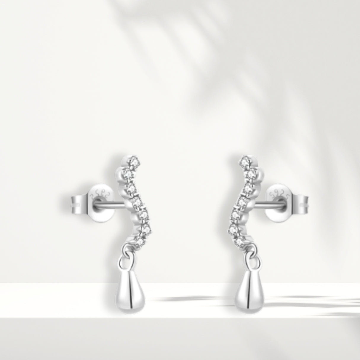 Orecchini in argento bianco