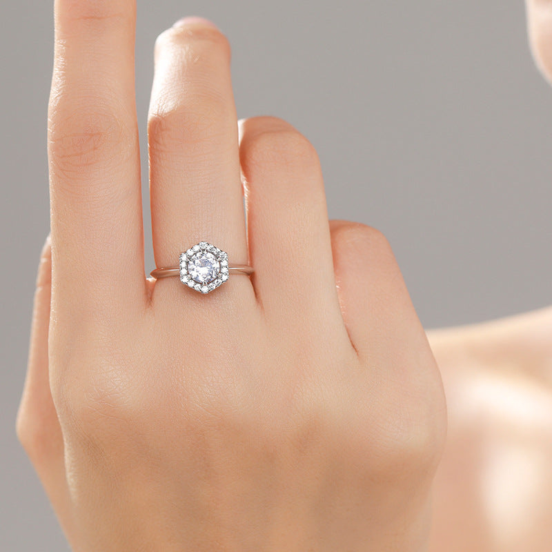 Anello in argento bianco