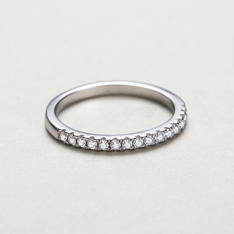 Anello in argento bianco